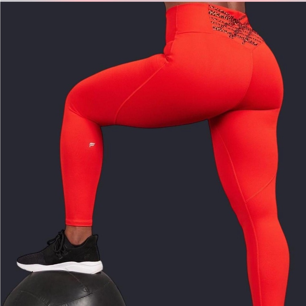 Fabletics Red Boost PowerHold® High-Waisted 7/8 Legging size L
